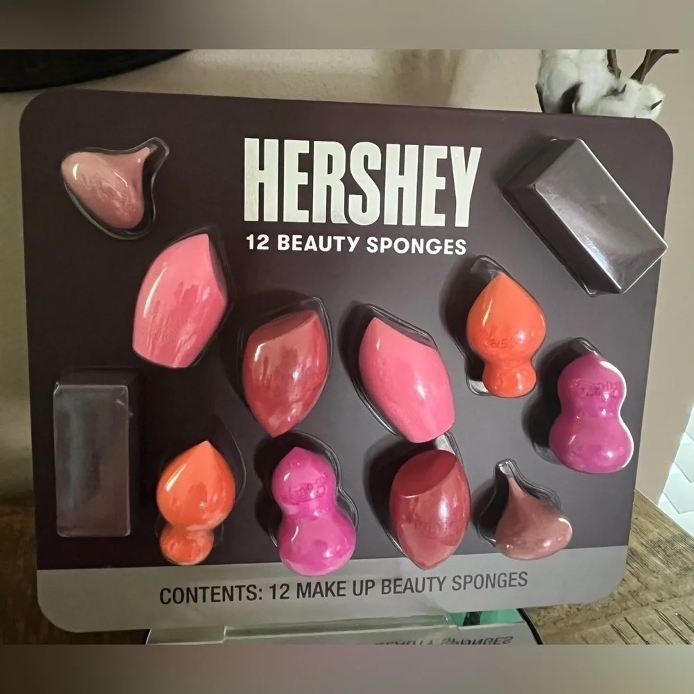 Hershey 12 Makeup Beauty Sponges, new!